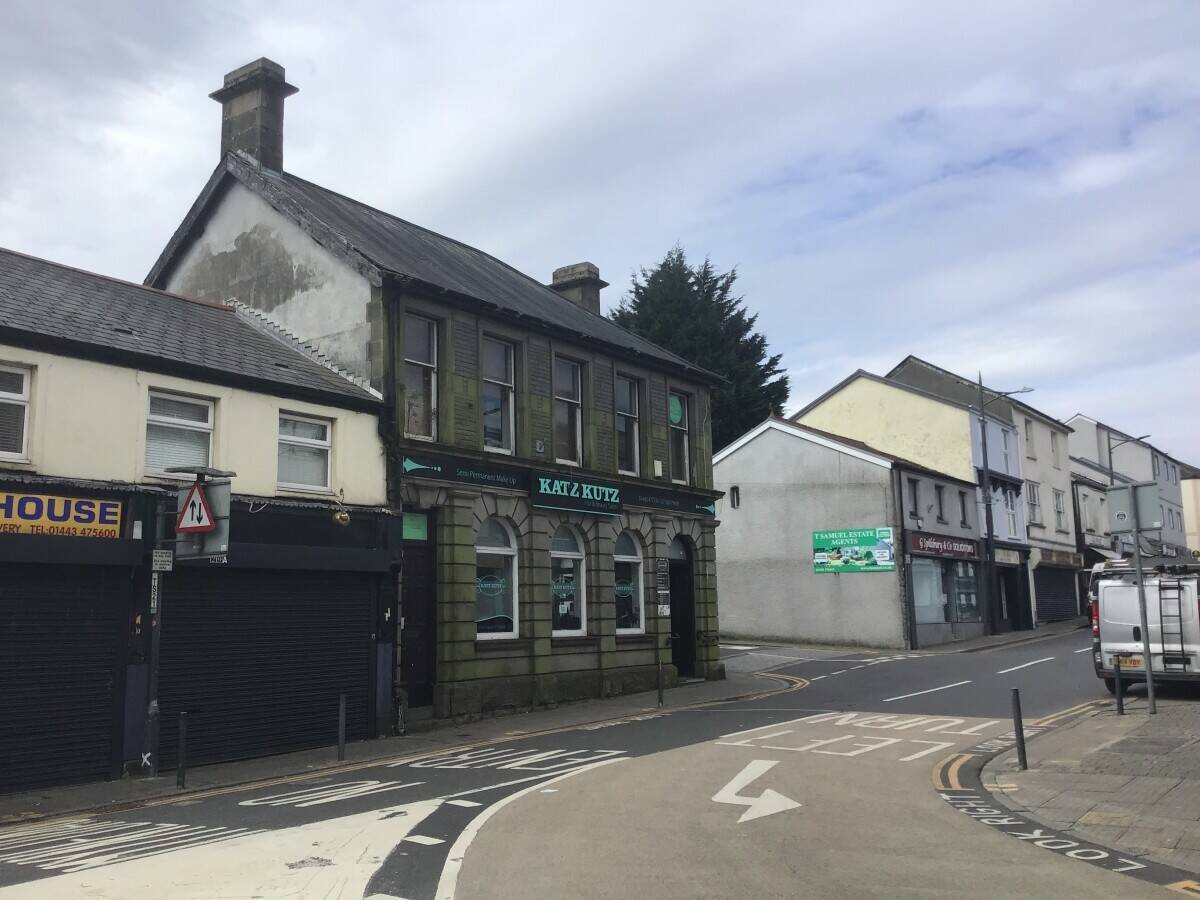 Two Prominent Mixed-Use Investment Properties in South Wales Valley Town Photo 6