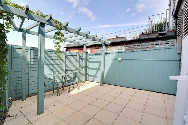 Prime Freehold Holiday Apartments in Walton on the Naze, Ideal Airbnb Investment Photo 6