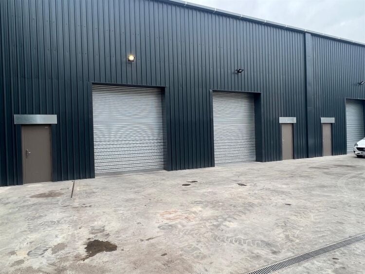Prime Industrial and Retail Units Available for Rent in Central Bristol Photo 6