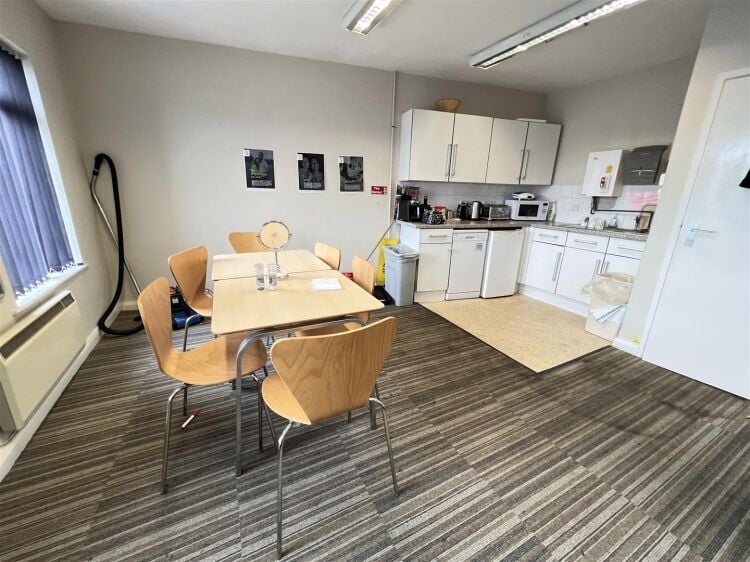 Bristol Office Building with Conversion Potential and Stunning Views for Sale Photo 6