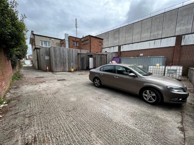 Unique Opportunity - Multi-let Commercial Investment in Desirable Henleaze-Westbury Location Photo 6