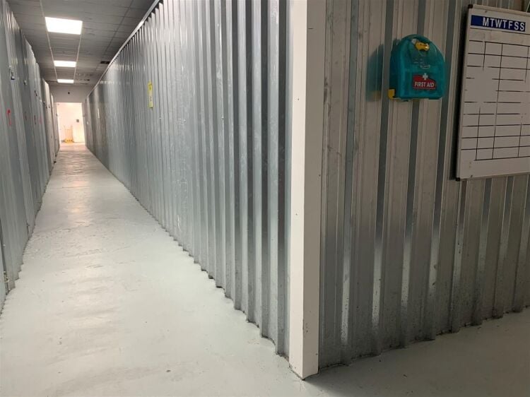 Spacious Light Industrial Unit For Sale - Freehold, Vacant, at Flowers Hill Trading Estate, Bristol Photo 6