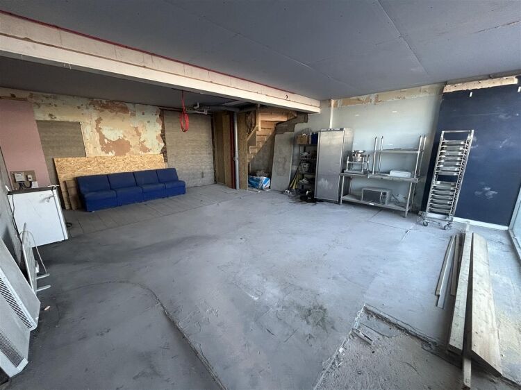 Ground floor retail unit of approximately 505 sq ft arranged as open plan shop space. the shop is strategically located within a diverse parade of sho Photo 6