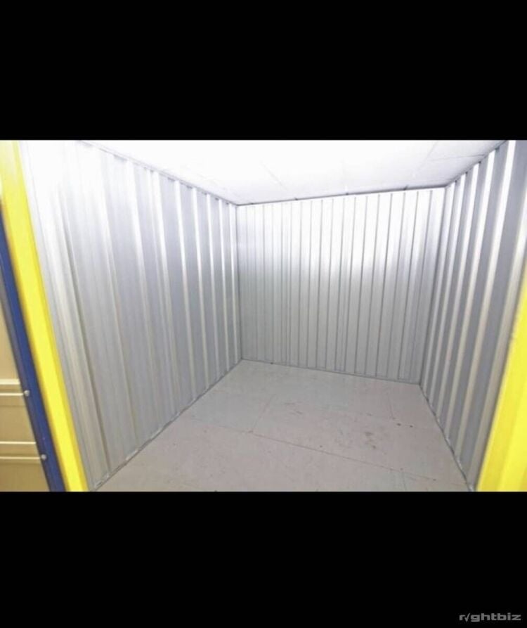 Prime Commercial Property with Spacious Storage Units, Ample Parking in Nottingham NG17 Photo 6