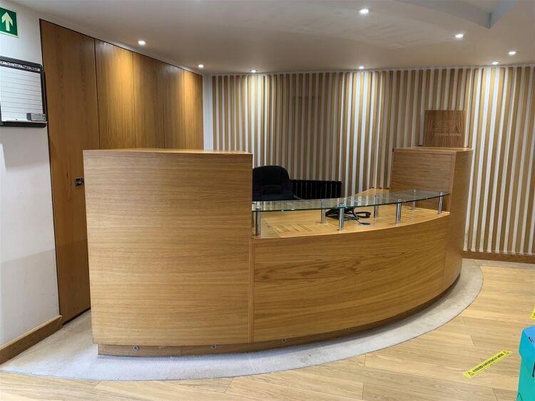Spacious Warehouse and Elegant Office Space Available in Bristol's Circuit 32 Trading Estate Photo 6