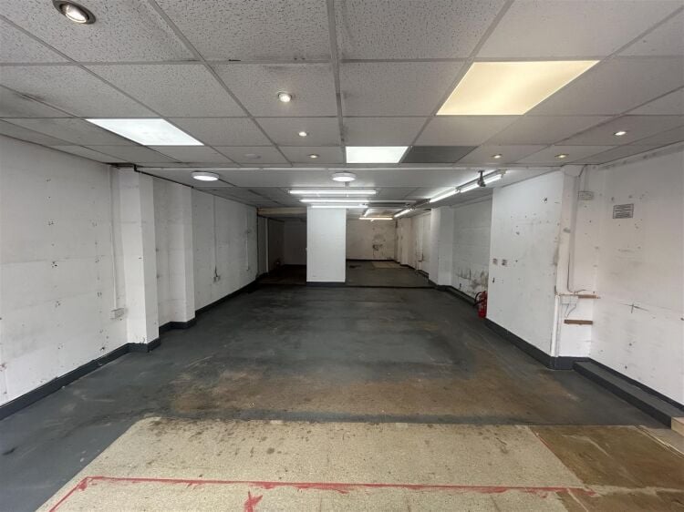 Bristol Ground Floor Shop with Off-Street Parking and 1000 sq.ft. Space for Sale Photo 6