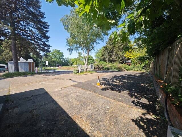 LAND / PITCH TO LET ON BUSY RETAIL SITE - £18,000 PA TO LET – RAYLEIGH Photo 6