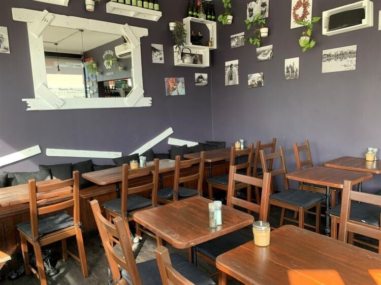 Well presented café comprising approximately 548 sq ft situated on gloucester road. the premises is available to let on an effectively new full repai Photo 6