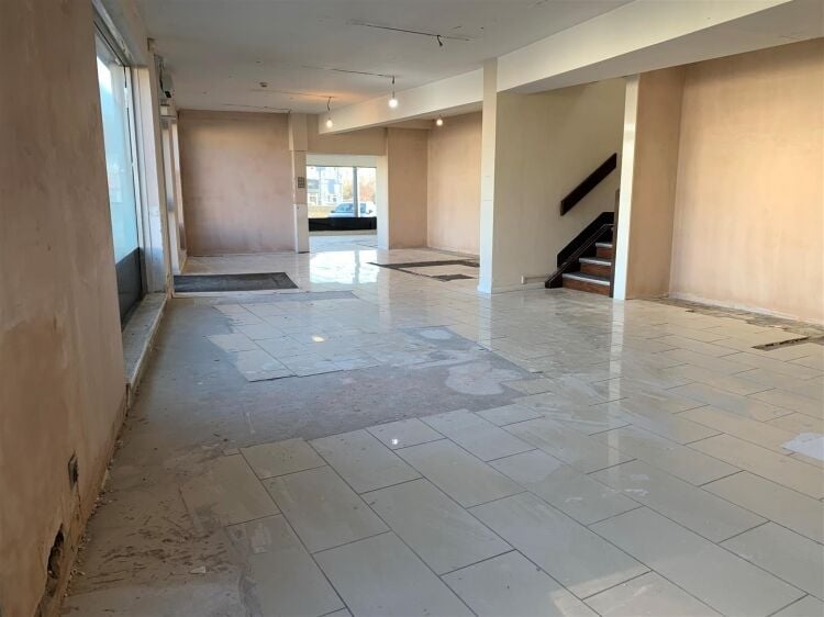 Spacious two storey commercial property with versatile 2,654 sq ft space in prime Bristol location Photo 6