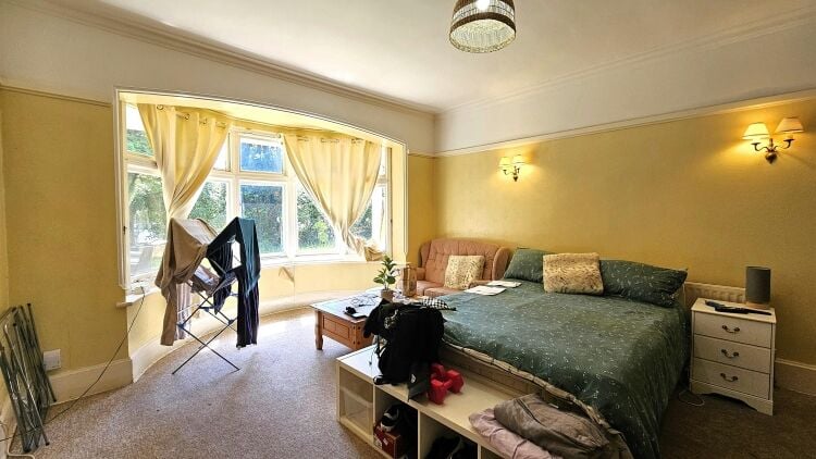 Character Property in Prime Corner Location Ideal for Home and Income Opportunities Photo 6