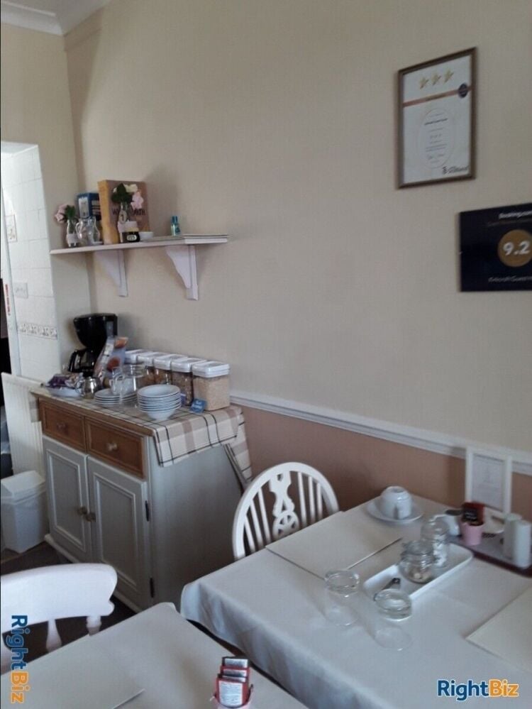 Prime Location 5-Bedroom Guesthouse for Sale in Gretna Green, Easy Access and Ample Parking Photo 5
