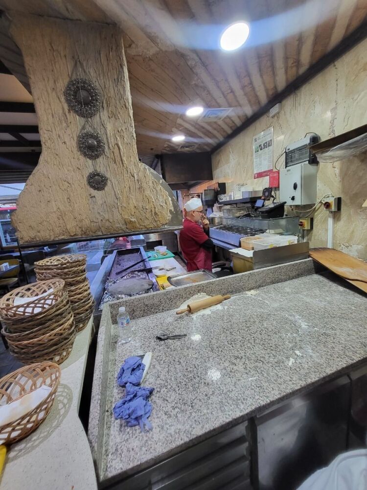 Mediterranean Restaurant and Takeaway for Sale in North London Photo 6