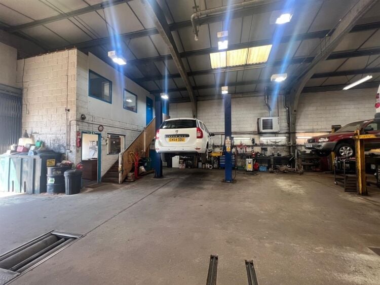 Vehicle repair business for sale in Bedminster Bristol with strong trading history Photo 6