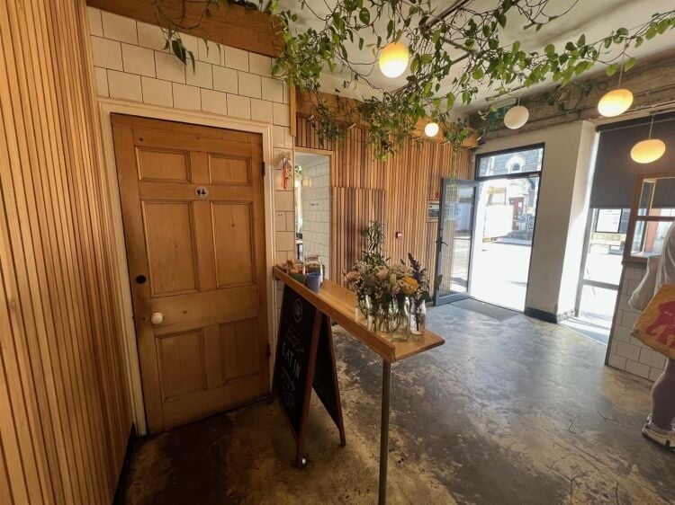 Modern bakery for sale in Bristol with long-term lease in high foot traffic area Photo 6