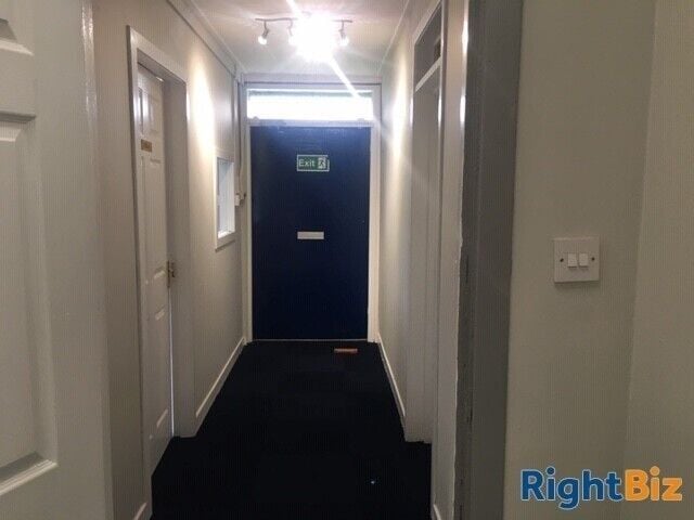 Industrial Unit Available for Rent in Cumbernauld's Popular Wardpark Estate Photo 6