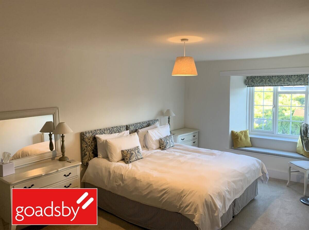 Stone Built B&B with Restaurant Potential in Weymouth Dorset Photo 6