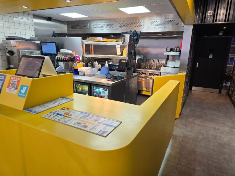 Fast Food Restaurant for Sale in Prime North London Location Photo 6