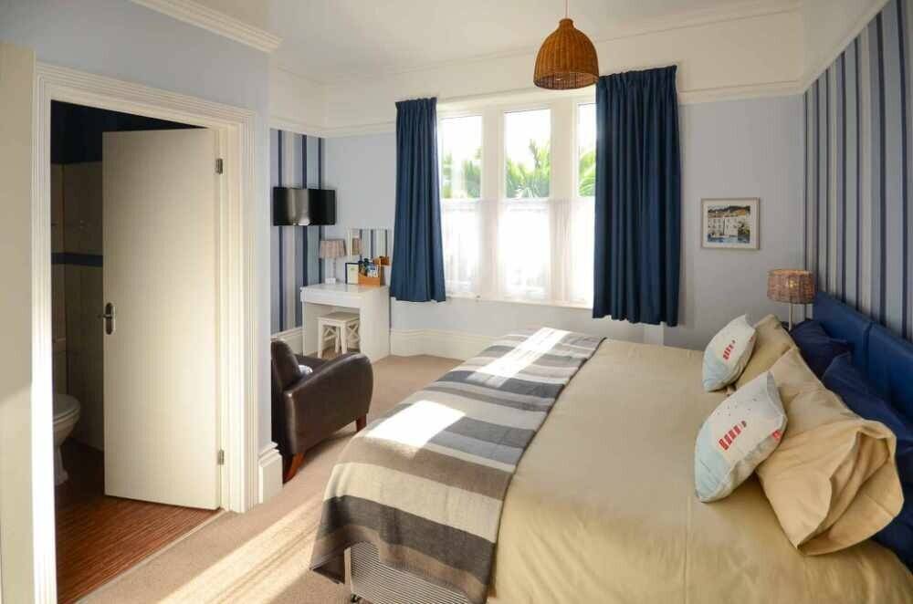 Detached Victorian property for sale in Torquay Devon, previously a guest house. Photo 6
