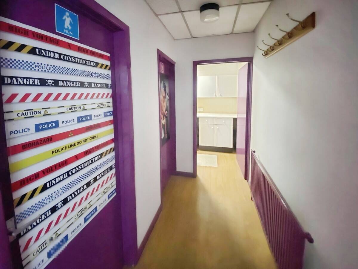 Modern Self-Contained Office with Parking in Reading Berkshire Near Town Centre Photo 6