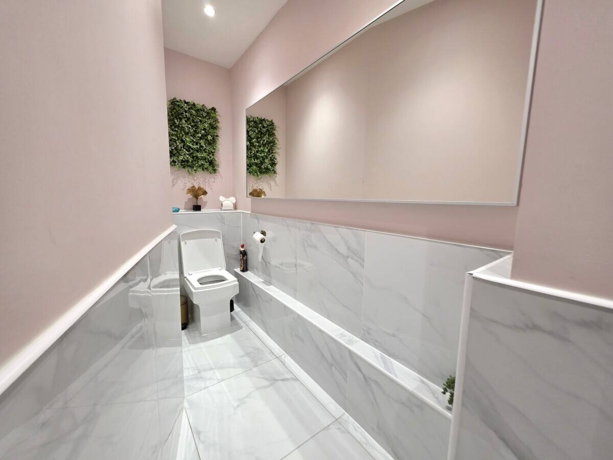 Fully Fitted Beauty & Hair Salon – Westcliff Photo 6