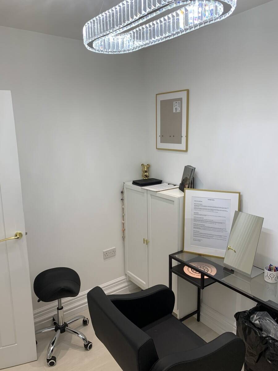 Luxury Hair and Beauty Salon Premises for Sale in Birkenhead Merseyside Photo 6