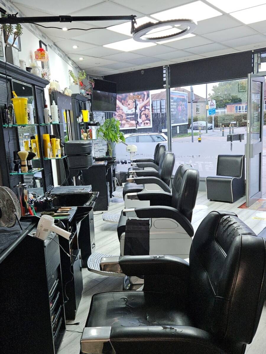 Barbershop, Beauty Room, and Food Shop for Sale in Mitcham London Photo 6