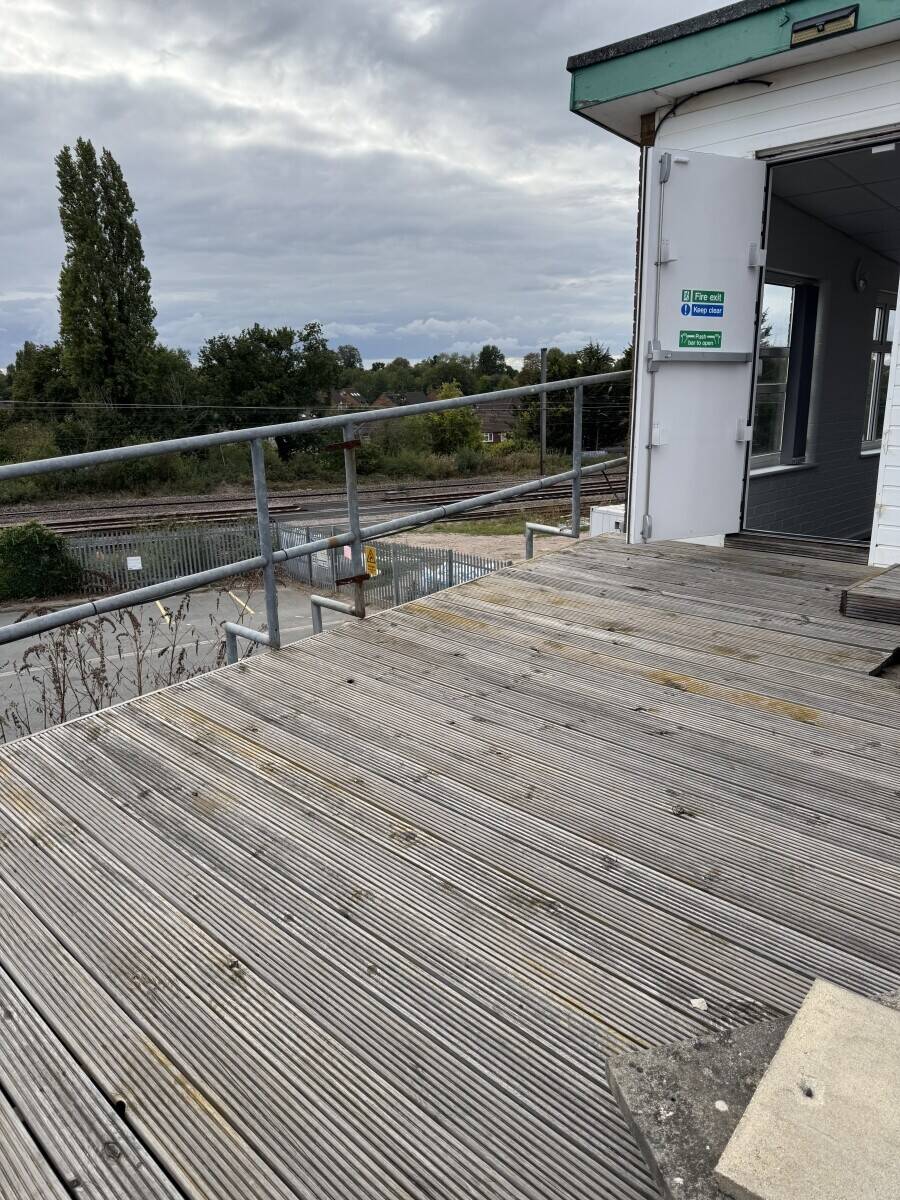 Modern Two-Floor Office Space With Storage in Potters Bar Hertfordshire Near the Station Photo 6