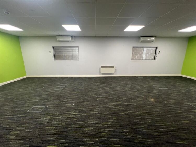 Modern industrial unit for sale in Eastpark Trading Estate, Bristol with office and parking Photo 6