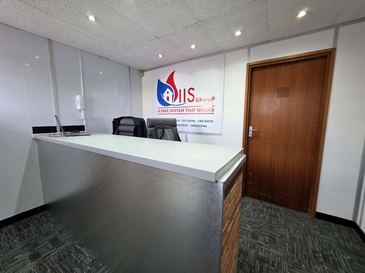 Light Industrial Unit Approximately 2,313 Sq Ft Available in Wickford Essex Photo 6