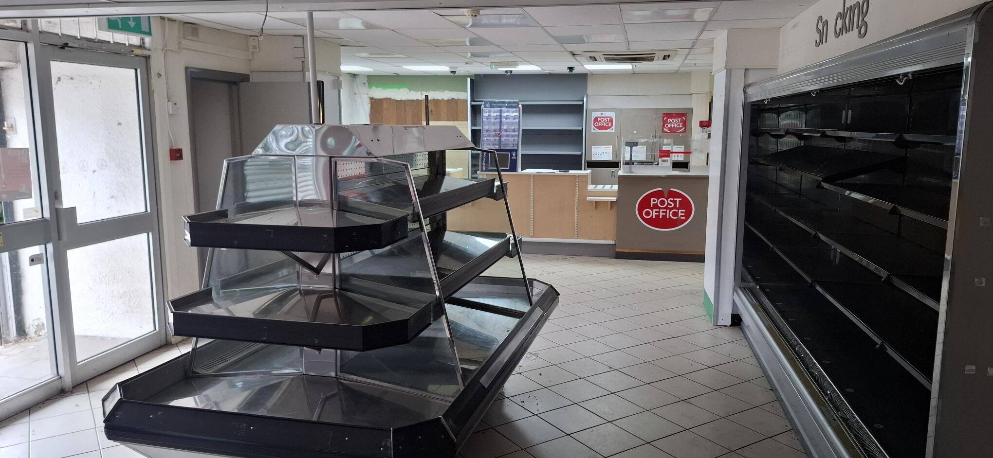 FORMER CONVENIENCE STORE TO LET: GRIMSBY AREA: SHORT TERM LEASE OPPORTUNITY Photo 6