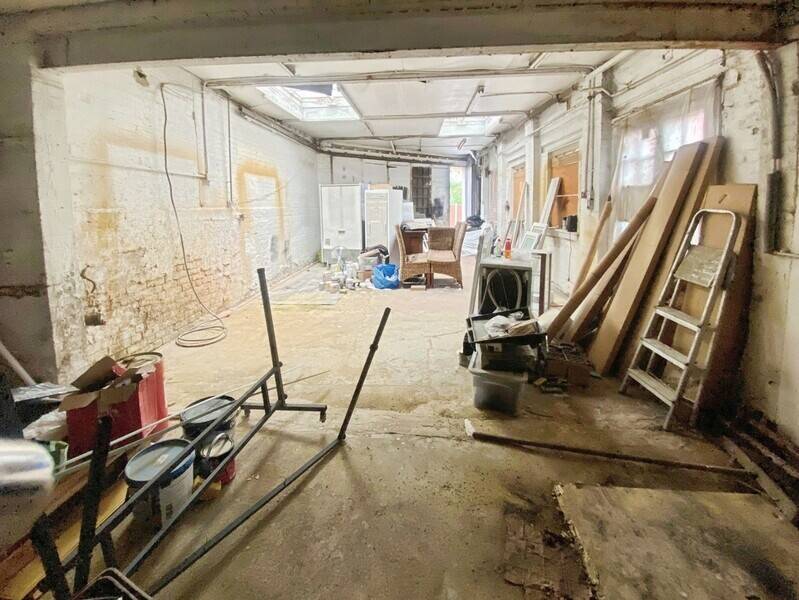 Mixed investment property for sale in Westcliff on Sea Essex with refurbishment potential Photo 6