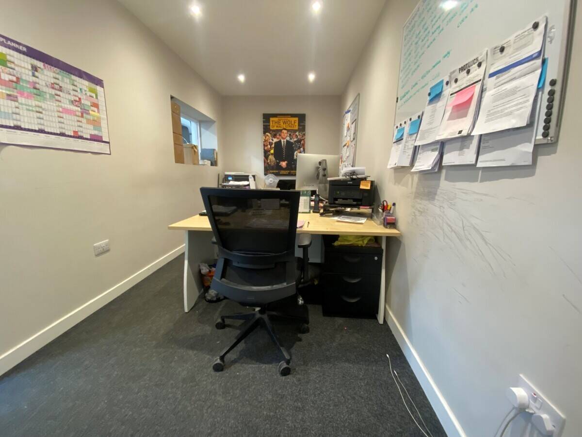 Refurbished Industrial Unit 3,600 Sq. Ft. in Benfleet Essex with Ample Parking Available Photo 6