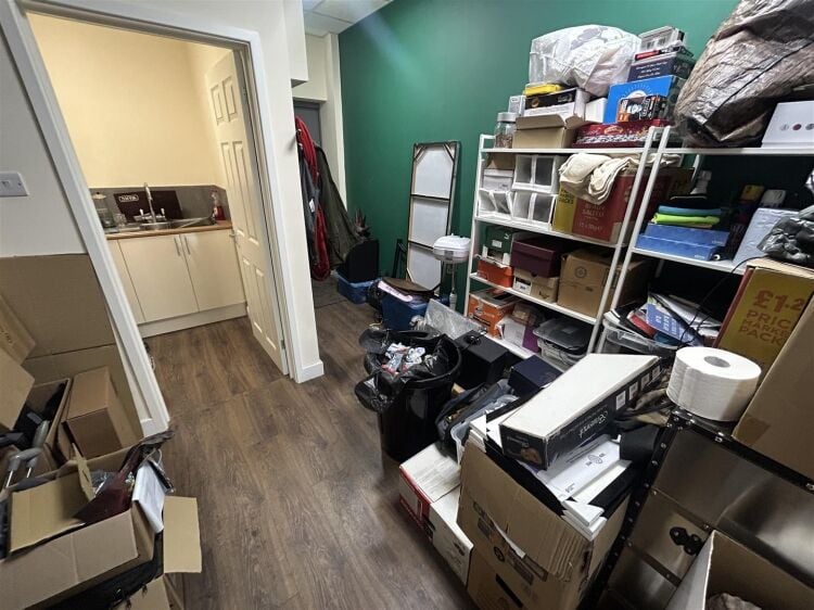 A ground floor e class property of approximately 700 sq ft situated on cottle road in stockwood. the property benefits from roller shutters, suspended Photo 6