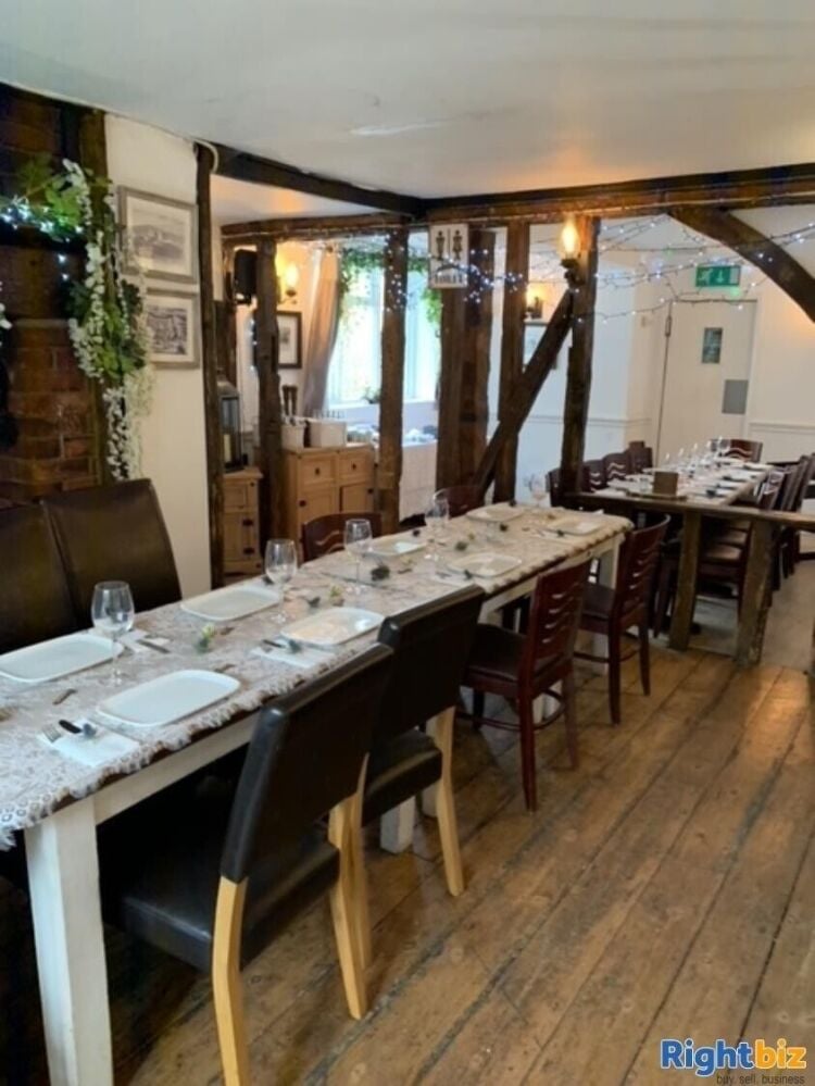 Charming Freehold Pub with Development Potential in Affluent Hertfordshire Village Photo 6