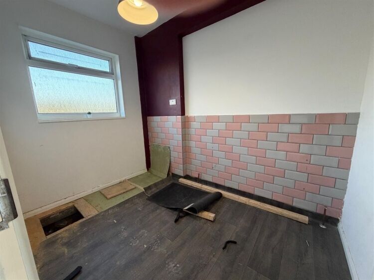 Ground floor retail unit available on Soundwell Road, Kingswood, Bristol, 538 sq ft. Photo 6