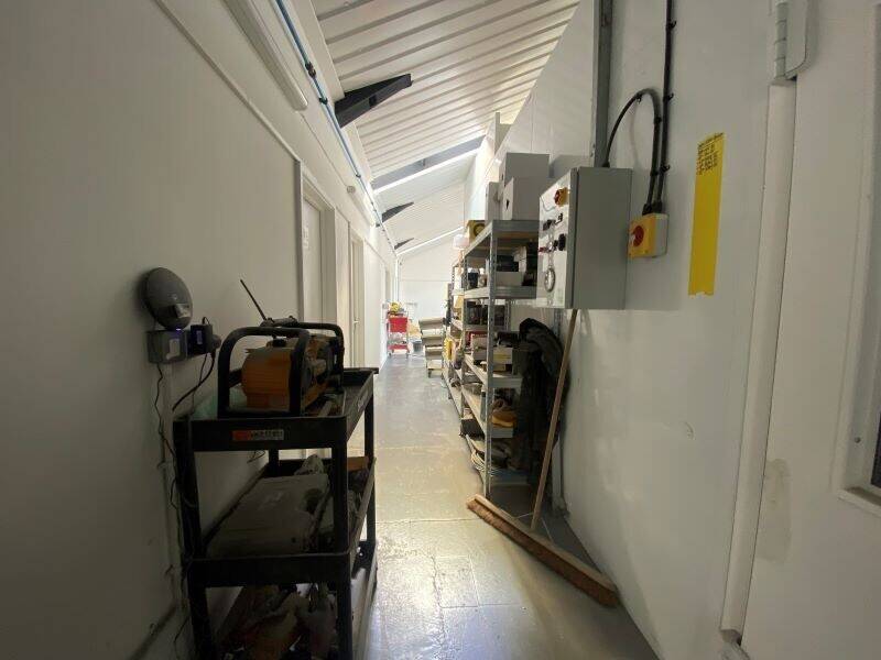 Industrial unit approximately 3,600 sq. ft. available in Benfleet Essex with ample parking Photo 6