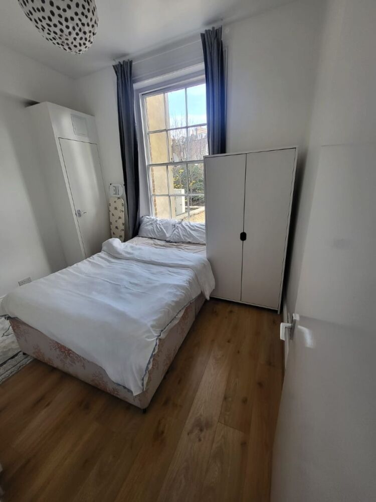 Mixed-use building for sale in Islington's Barnsbury area, London Photo 6