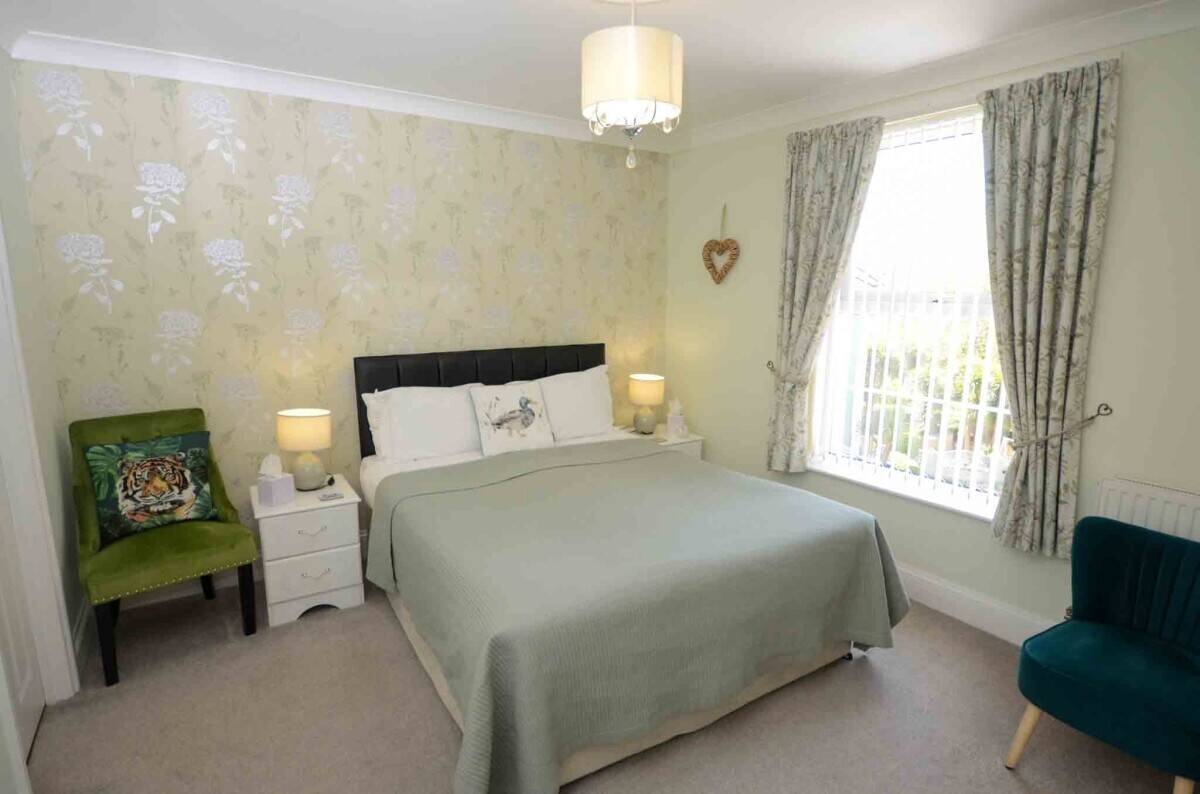 Guest House for Sale in Prime Torquay Devon with 5 Letting Rooms and Owner's Annex Photo 6