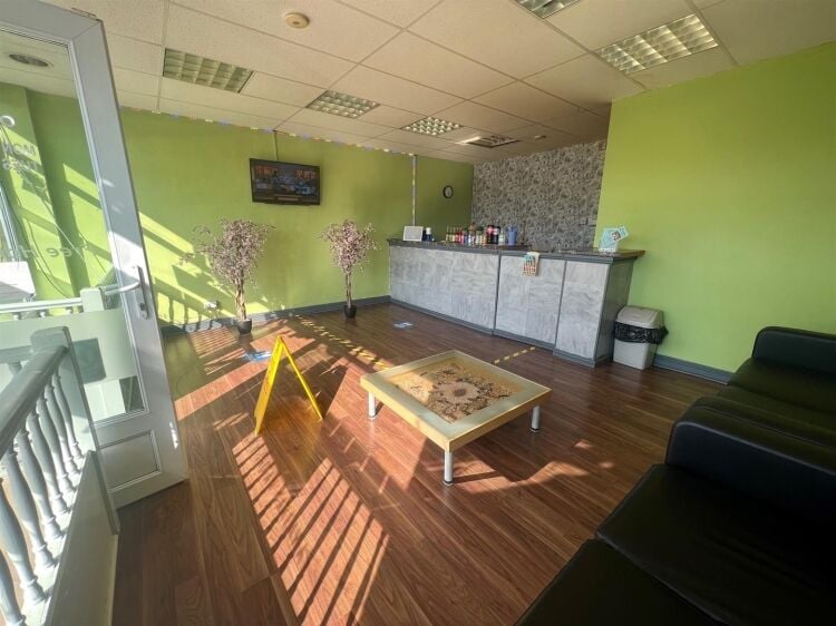 Fully fitted takeaway in Brentry Bristol with commercial extraction and gas hob available for sale Photo 6
