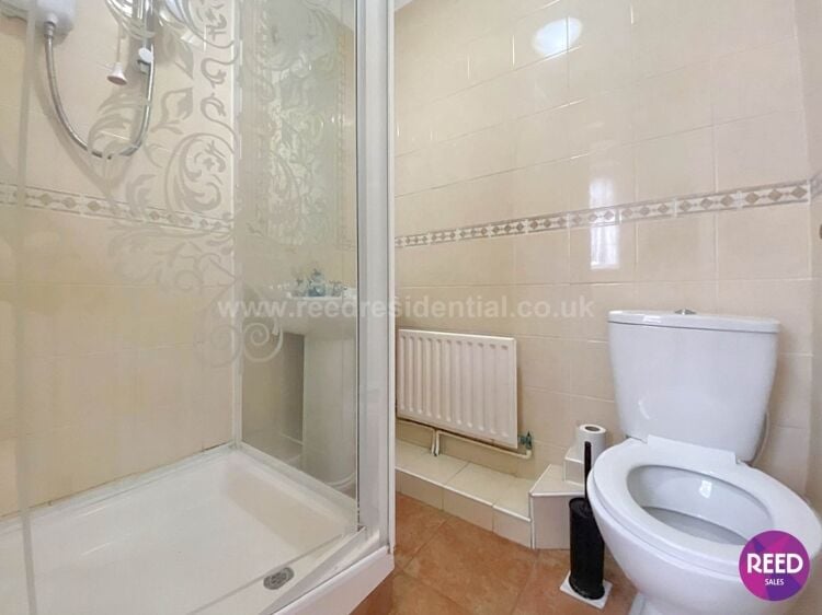 Former care home in Dorset Gardens Rochford Bristol with eight bedrooms and ample space for ideas Photo 6