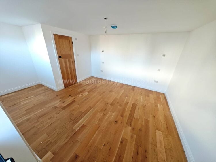 Mixed-use coach house with apartment and studios in Westcliff on Sea Essex for sale Photo 6