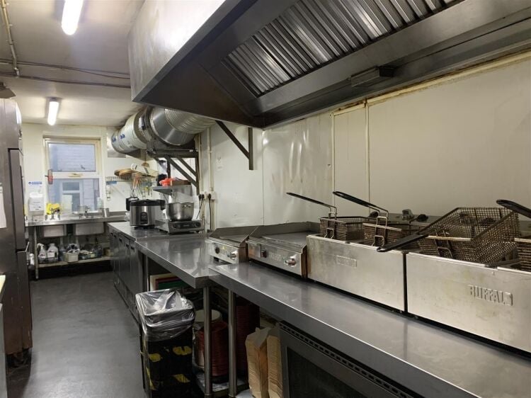 Ground floor restaurant café for sale in Bristol with basement storage and city centre access Photo 6