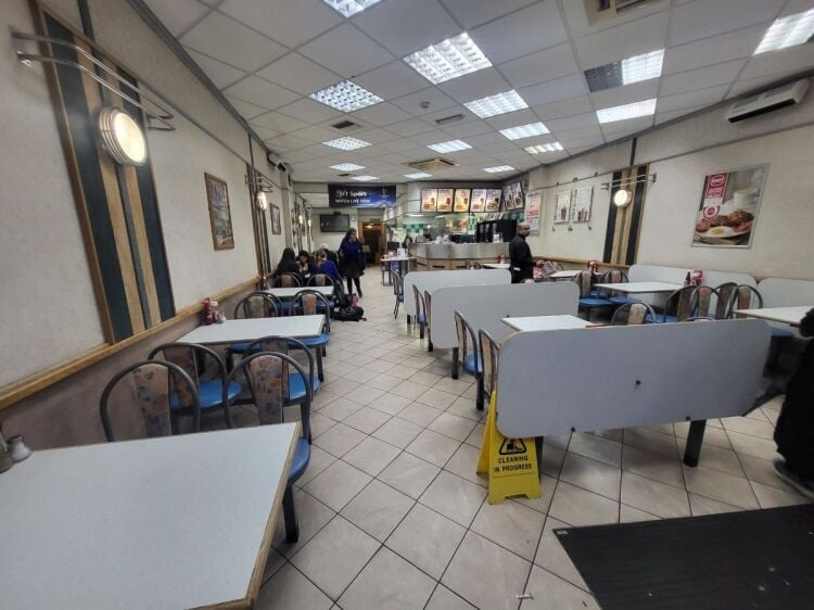 50 Years Long Established Franchise Fast Food Business for Sale in South London with Ref: CS0779 Photo 6