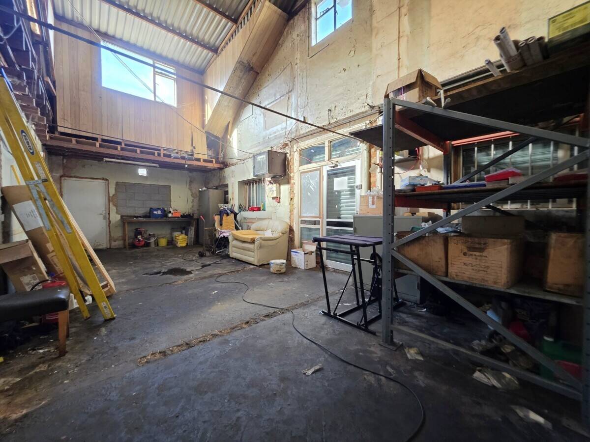 Industrial Unit for Sale in Rochford Essex with 4,680 sq ft and excellent transport links Photo 6