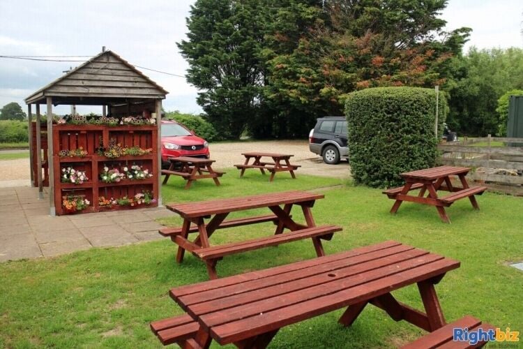 Charming Village Pub with Owner Accommodation in Oxfordshire/Buckinghamshire for Sale Photo 6