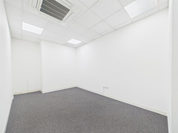 Former bank building in Bristol City Centre with ground floor office and basement storage available Photo 6