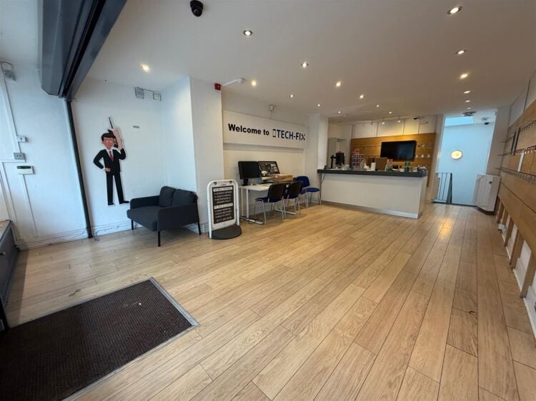 Ground floor shop for sale in Clifton Village, Bristol with 500 ft² retail space and basement stora Photo 6