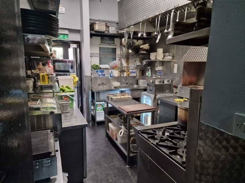 Restaurant for sale on Uxbridge Road in Shepherds Bush London with long-term lease available Photo 6