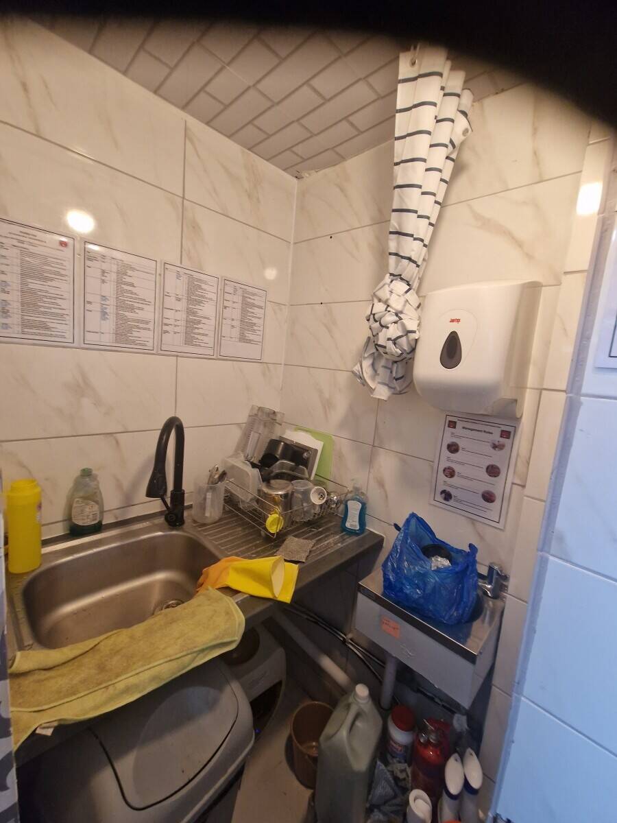 Café for sale in Camden with high morning foot traffic and potential for extended hours Photo 6