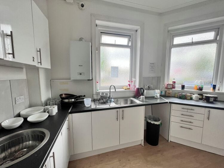 Prominent HMO in Bournemouth with 8 letting rooms and garden near key amenities Photo 6